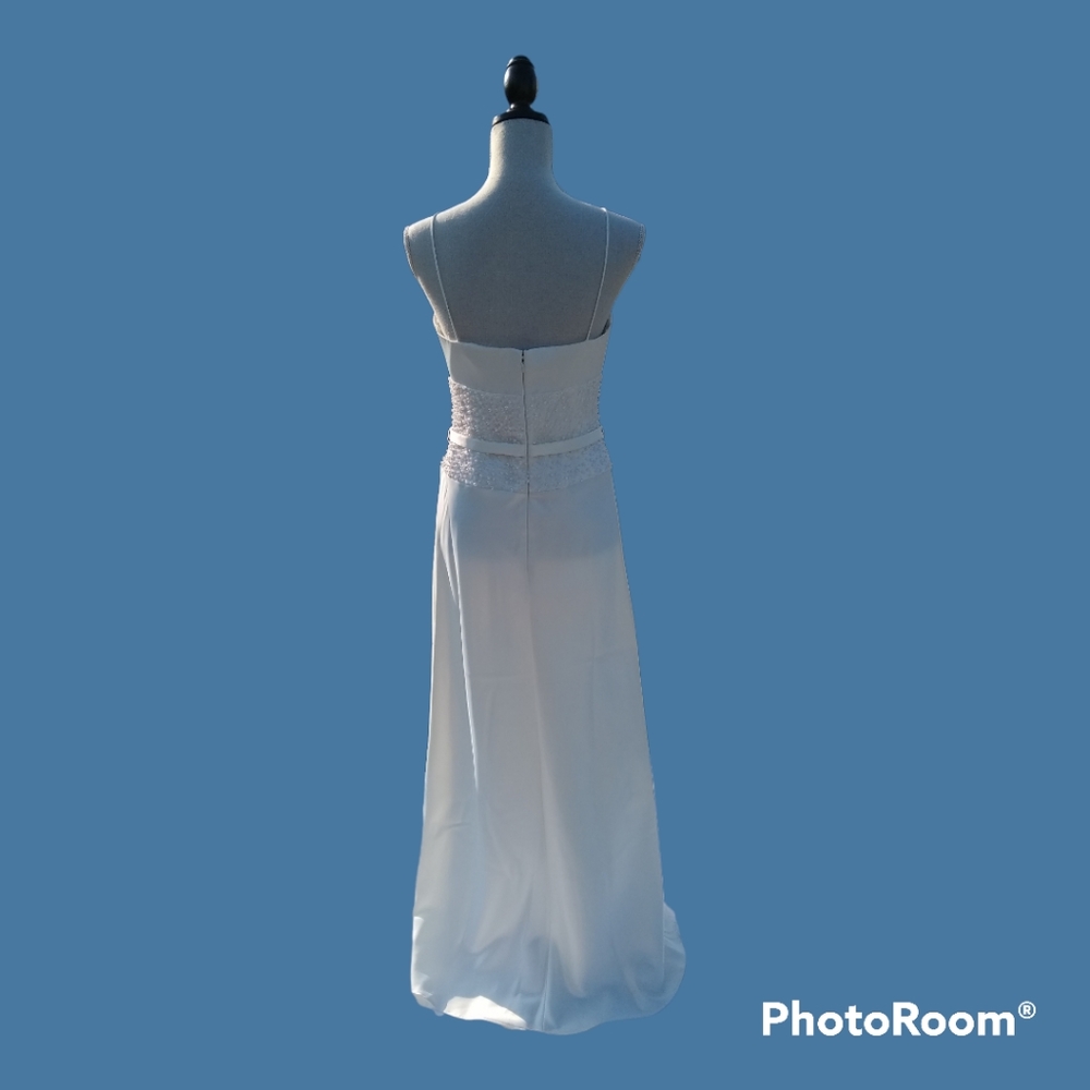 Wedding Dress - Picture 4 of 15